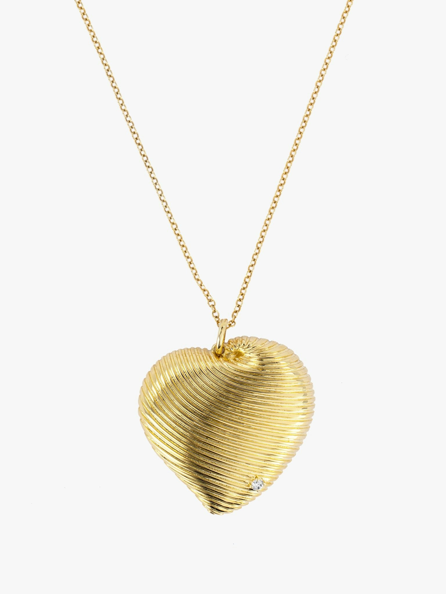 Diamond and gold heart pendant necklace photo 3